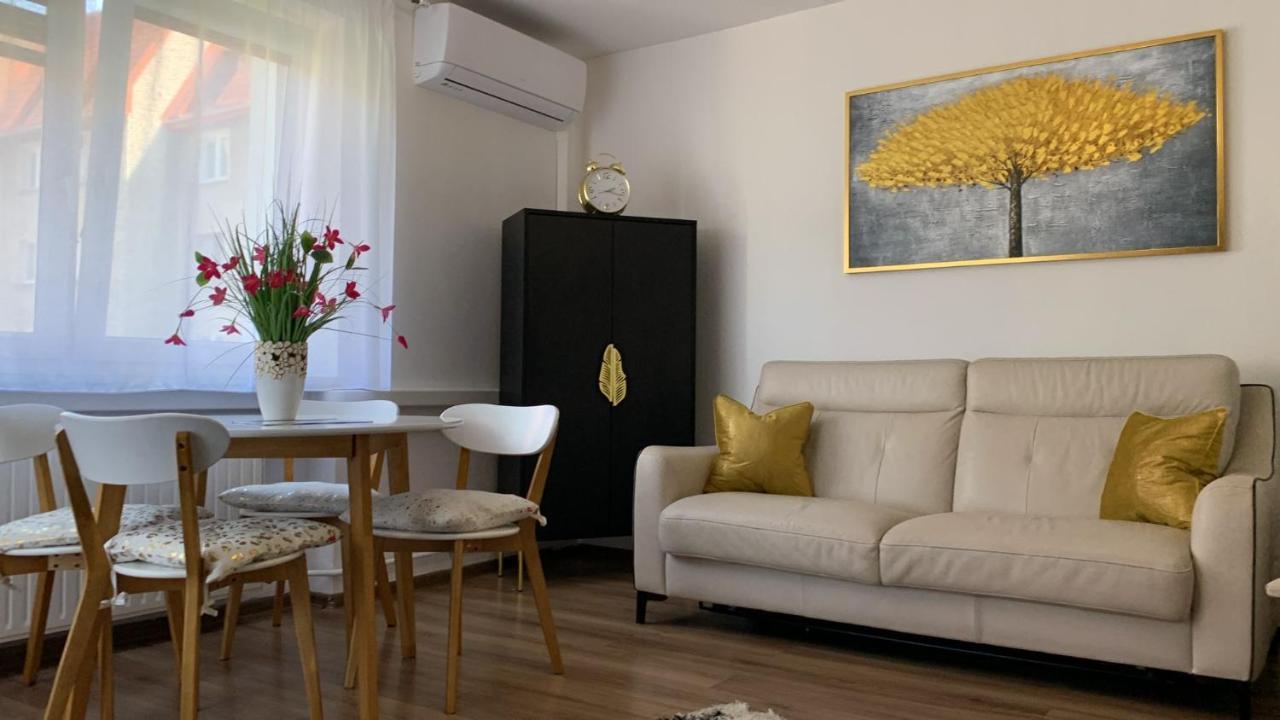 Golden Apartament Legionow Torun Exterior photo
